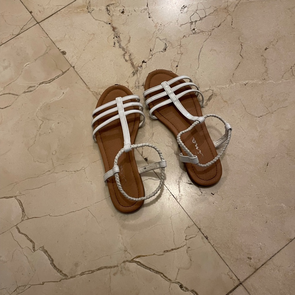- Nina girls white sandals, size 3, flat
